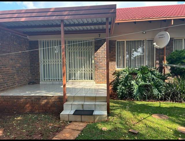 3 BEDROOM TOWNHOUSE FOR SALE IN THE ORCHARDS